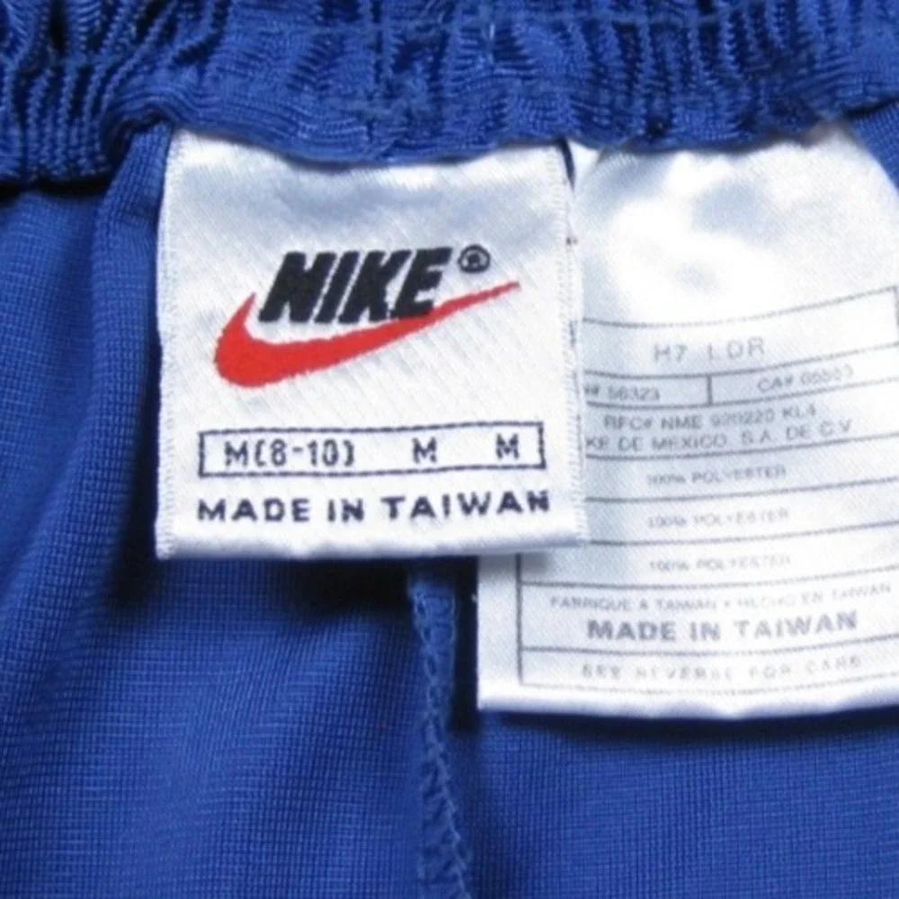 Vintage Y2K Nike Basketball Shorts Boys (M) Satin Dazzle Athletic Baggy Youth